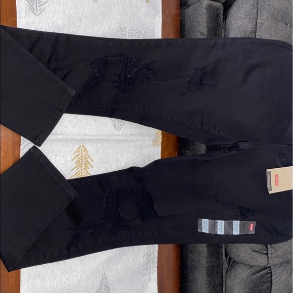 Levi’s Jeans - Picture 5 of 7